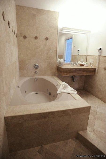 Moonstone Landing Hotel 3*