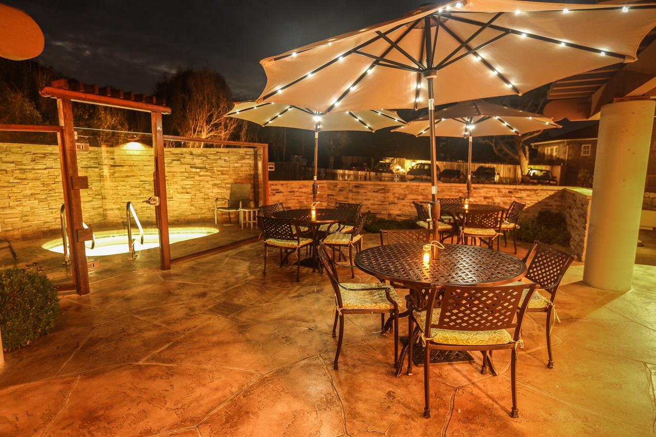 Moonstone Landing Hotel 3*